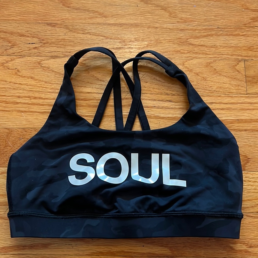 Soul Cycle Lululemon Athletica Energy Sports Bra Size 6 New without tags